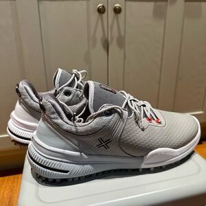 Payntr Men's 001 F Golf Shoes - New / Never worn. Size - U.S. size 9.